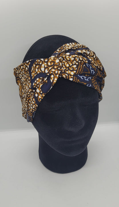 Pensés pour s’adapter à toutes les textures de cheveux, ces bandeaux torsadés à élastique intégré offrent maintien, confort et élégance.