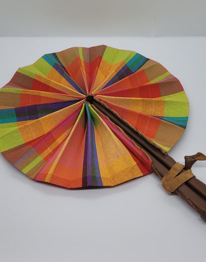 Éventails en madras – L’authenticité créole