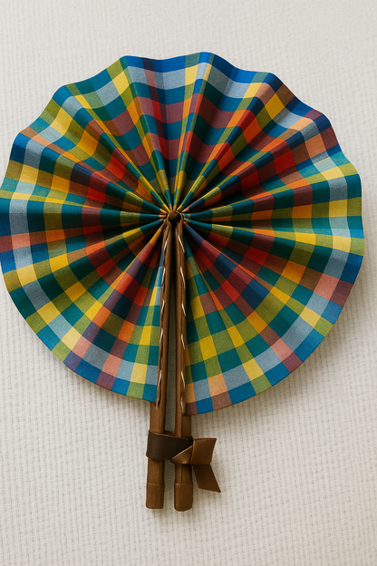 Éventails en madras – L’authenticité créole