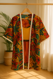  Chaque modèle est une pièce unique, cousue avec passion dans notre atelier, et racontant une histoire de tradition, de voyage et de beauté.