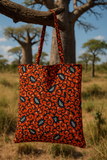 Chaque sac est une pièce unique, confectionnée avec soin dans notre atelier, et pensée pour vous accompagner au quotidien avec style, éthique et caractère.