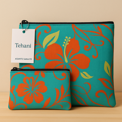 Chaque duo se compose de deux pochettes zippées assorties, pensées pour accompagner vos gestes du quotidien avec beauté et simplicité : trousse de maquillage, pochette de sac, organiseur de voyage ou accessoire de sortie.