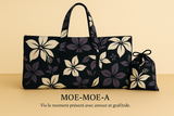 Chaque sac a été pensé pour accompagner les femmes et les hommes en quête d’équilibre, que ce soit en salle de yoga, en studio, à la plage ou lors de leurs escapades sportives.