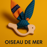 Offrez à bébé un moment de douceur, de soulagement et d’éveil sensoriel avec nos anneaux de dentition faits main dans des tissus du monde entier.