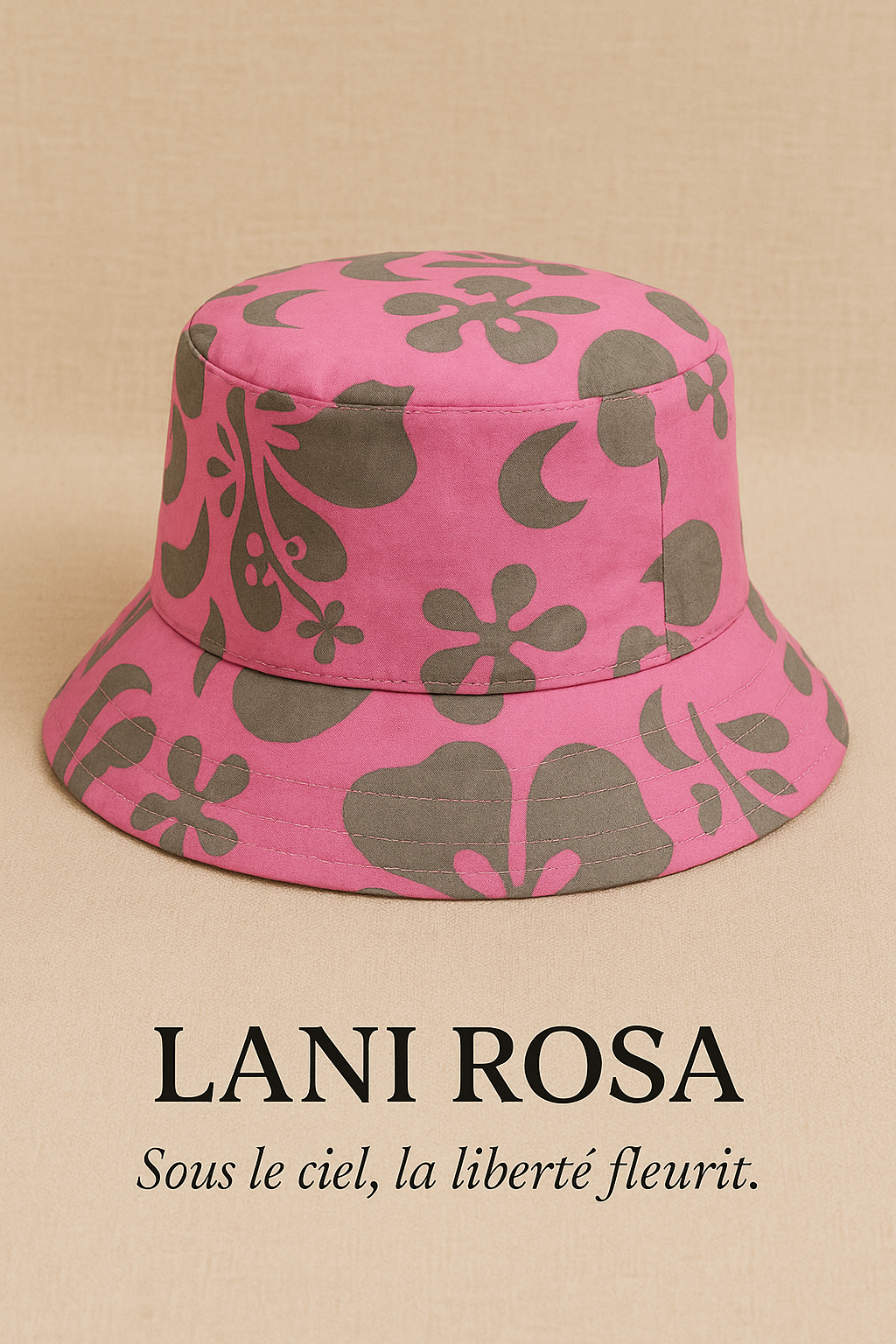 Léger, souple, et non réversible, ce bob de grande taille est conçu pour s’adapter à toutes les têtes avec aisance.