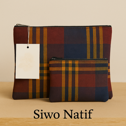 Chaque duo se compose de deux pochettes zippées assorties, pensées pour accompagner vos gestes du quotidien avec beauté et simplicité : trousse de maquillage, pochette de sac, organiseur de voyage ou accessoire de sortie.