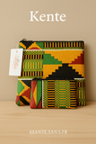 Chaque duo se compose de deux pochettes zippées assorties, pensées pour accompagner vos gestes du quotidien avec beauté et simplicité : trousse de maquillage, pochette de sac, organiseur de voyage ou accessoire de sortie.