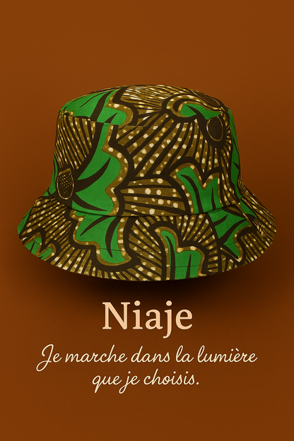 Non réversibles, légers, confortables et stylés, ces bobs accompagnent chaque pas avec audace.
Porter une Couronne d’Ébène, c’est affirmer son identité, rayonner au quotidien, et marcher tête haute.
